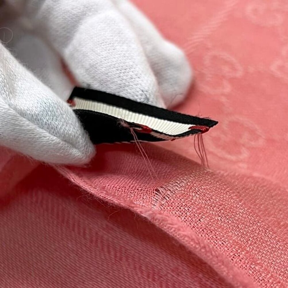 Gucci Shawl Pink Cleaned - Picture 5 of 10